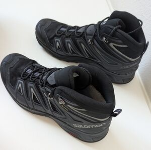 Salomon Men's Black Hiking Shoes